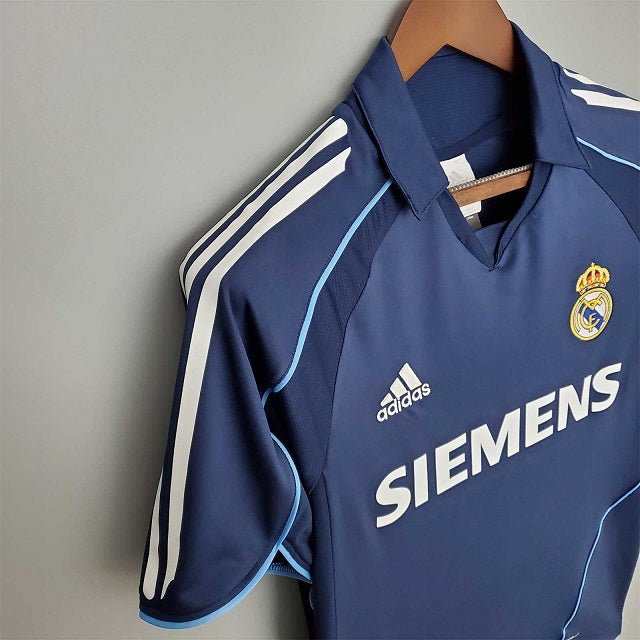 REAL MADRID 2005 - 2006 HOME JERSEY –