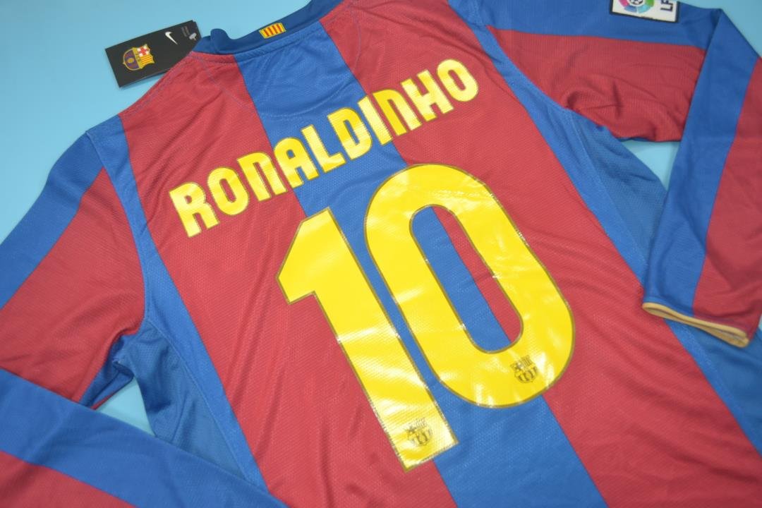 Ronaldinho Home Retro 2007 / 2008 Jersey La Liga Patch